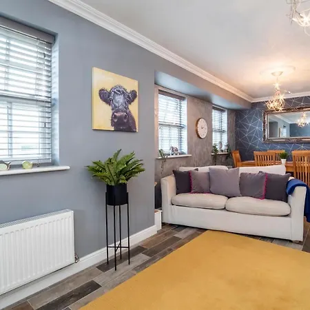 The Station Apartment- A Stunning Space, Close To The Centre Διαμέρισμα *