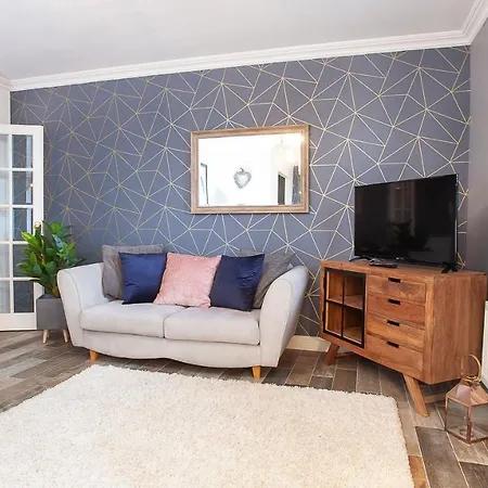 The Station Apartment- A Stunning Space, Close To The Centre Apartment *