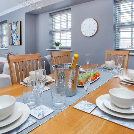 The Station Apartment- A Stunning Space, Close To The Centre * York