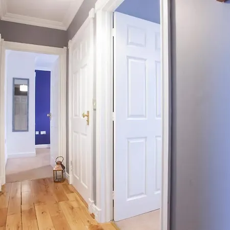 The Station Apartment- A Stunning Space, Close To The Centre Apartment *