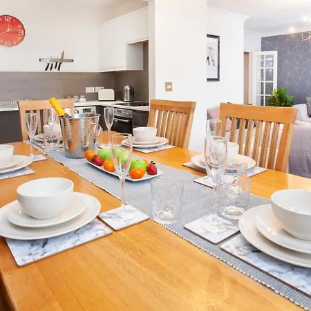 The Station Apartment- A Stunning Space, Close To The Centre York