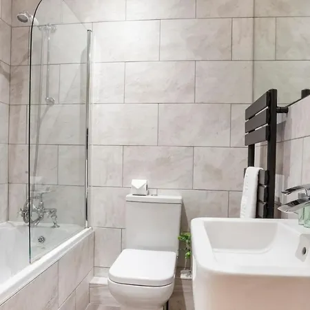 The Station Apartment- A Stunning Space, Close To The Centre Apartment *